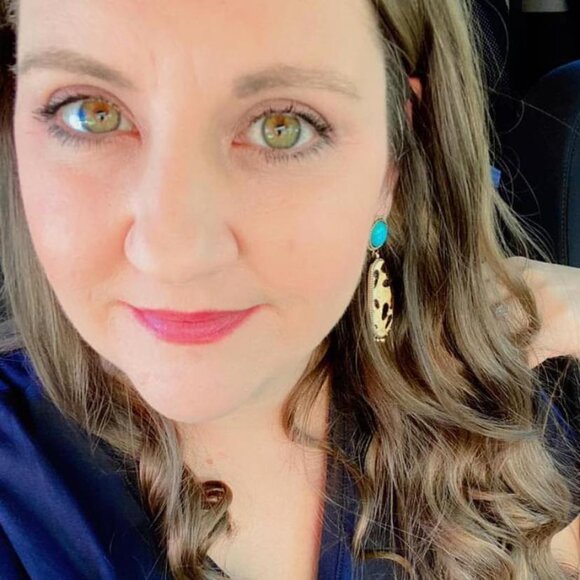 Steph's Pick! - Picture 1 of 2